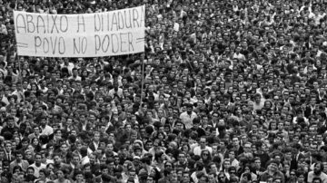 Foto histórica do mestre Evandro Teixeira, Passeata dos Cem Mil, 1968